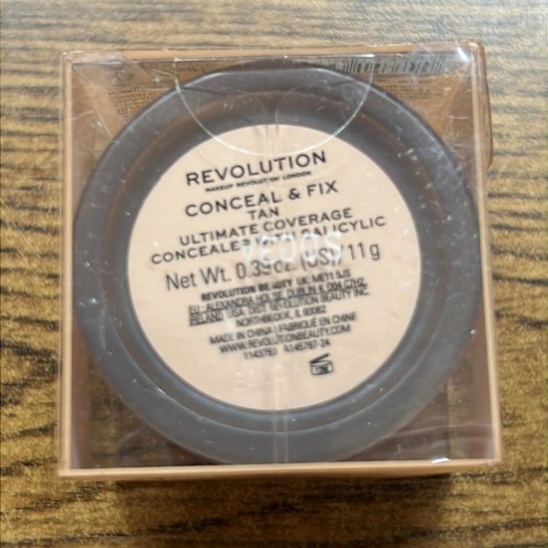 Makeup Revolution Revolution Conceal & Fix “Tan” Ultimate Coverage Concealer