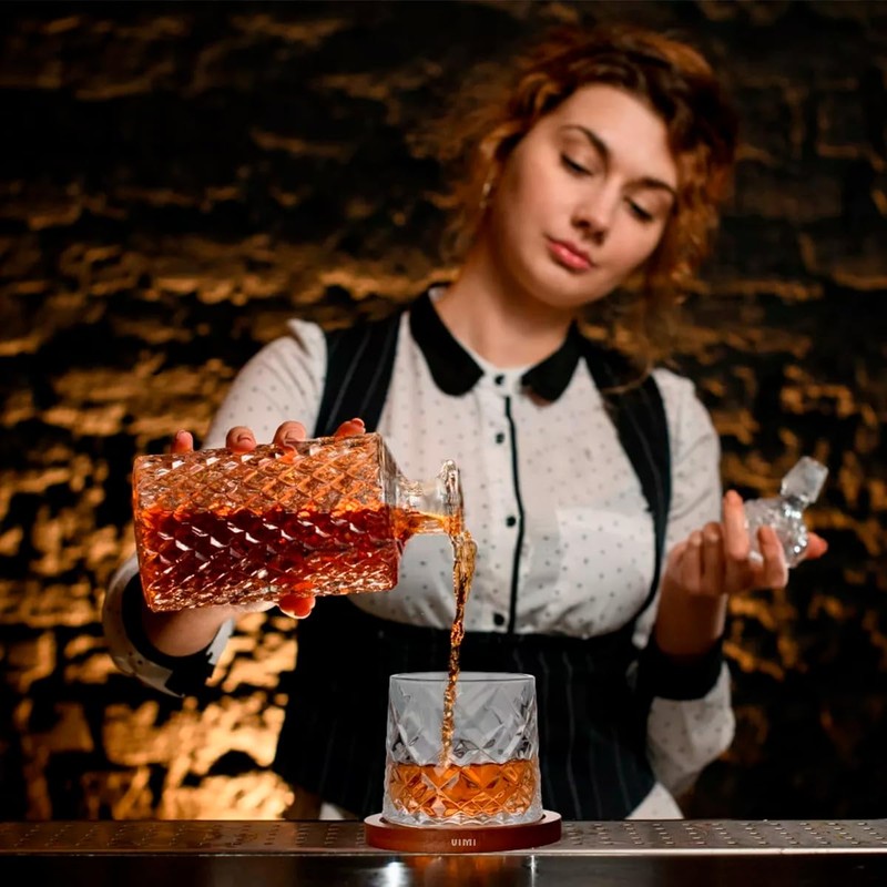 Vaso Giratorio 360° Antiestrés Para Coctelería Base De Bambú