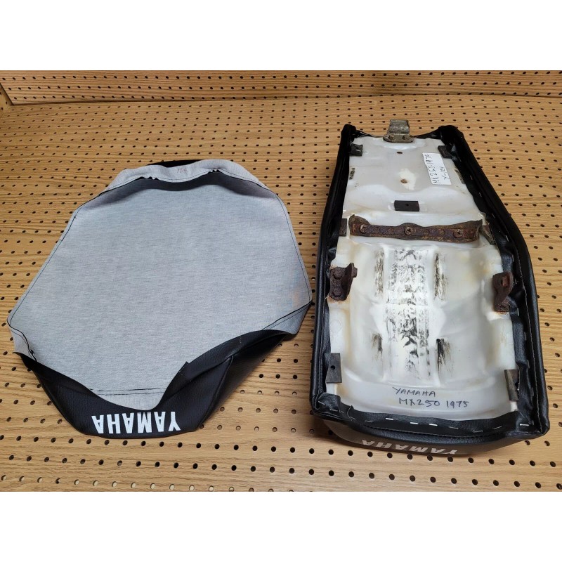 Unbranded YAMAHA MX250 SEAT COVER 1975 MODEL SEAT COVER (BLACK)
