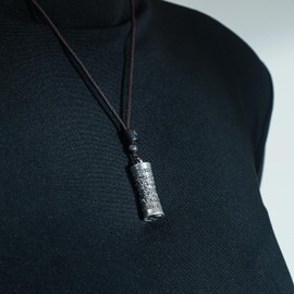 MizayRiuq Memorial Cremation Urn Necklaces, Small Keepsake Urn for Human Ashes, Pet Urns for Dog & Cat Ashes, Mini & Compact Urn, 18g Lightweight, Brass