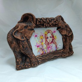 DARUNITA HomeDeCor Elephant (Pentagon) Picture Frame 4 x 6 | Handmade Recycled Sawdust Frame | Sustainable 3D Elephant Photo Frame Decor for Wall & Tabletop | 7 x 11 inches