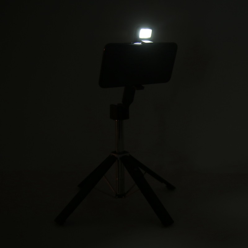 Selfie Stick 360 Degrees Rotated LED Fill Light 3 Levels