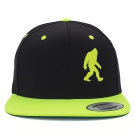 ROCKME USA Bigfoot Hat Sasquatch Cap Embroidered Flat Bill Snapback Hat Two Tone Hip-Hop Hat Dad Cap Gift for Men Women Adult Teen (US, Alpha, One Size, NEON Green/Black)