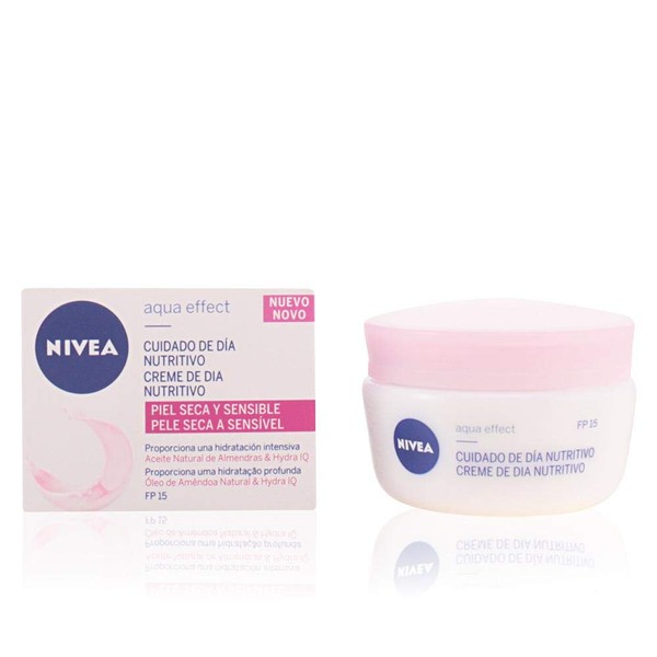 Nivea Aqua Effect Moisturizing Face Cream Dry Skin SPF15 50ml