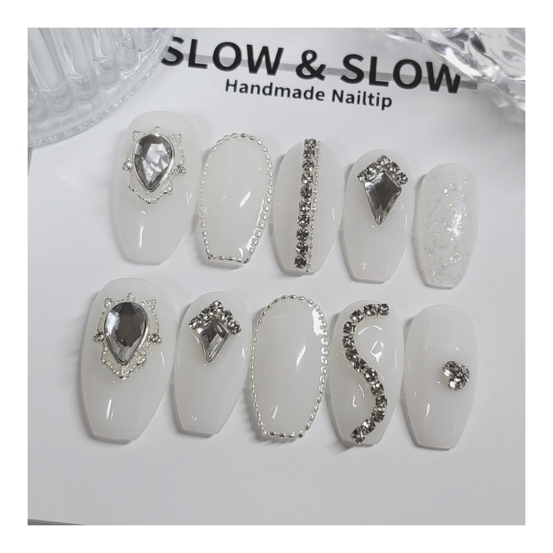 [Slow&Slow Nail Tips] White Crown Nail - Almond / [슬앤슬네일팁]