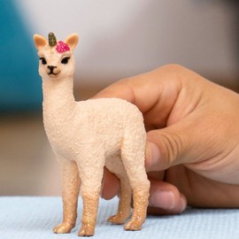 Schleich Bayala New 2023, Juguetes míticos de Unicornio para niñas y niños, Figura de Juguete de Unicornio de Llama bebé, a Partir de 5 años