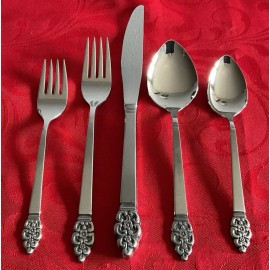 Oneida Deluxe 18/8 stainless Nordic Crown 5 piece place setting unused