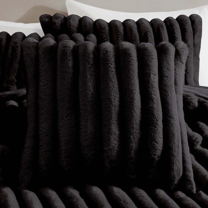 Riverbrook Home Everett Faux Fur 4-Piece Comforter Set, Full/Queen, Black