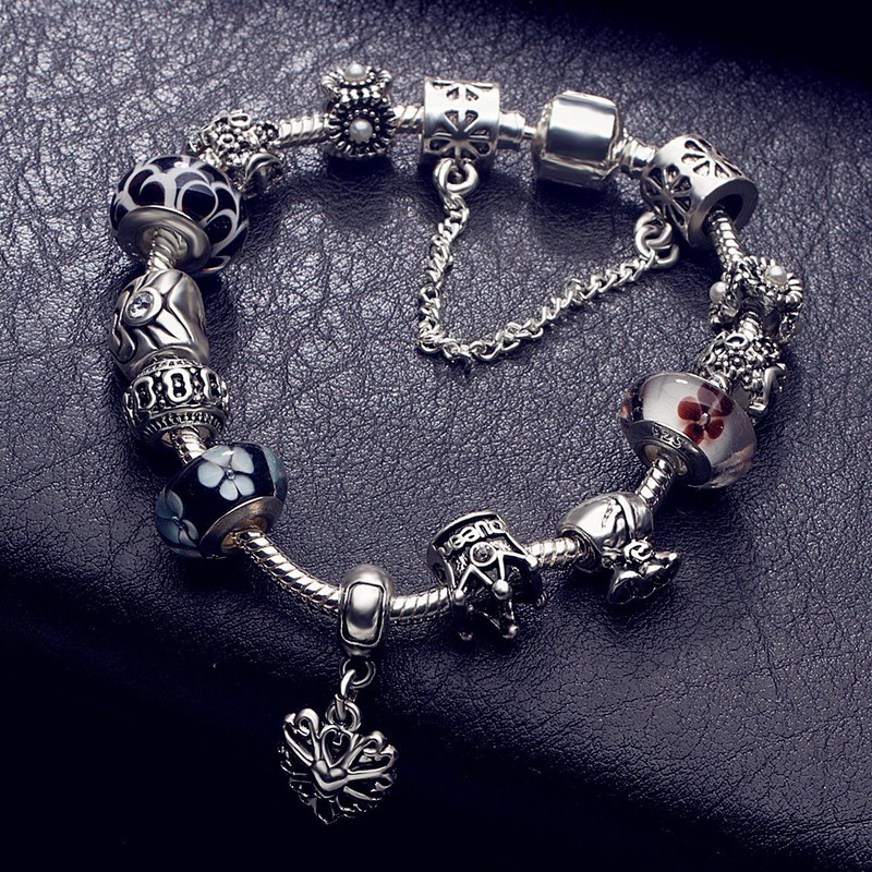 A TE® JW-B110 Charm Bracelet / Glass Beads / Flower