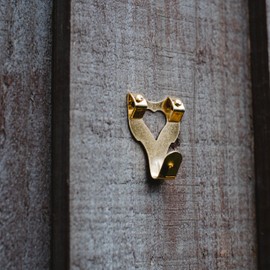 Hardware Solutions - Double Design - Picture Hanging Hooks - Brass Plated - Pack 100 - Pins Included