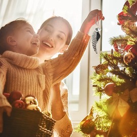 BTORER Christmas Memorial Baubles, “I Have An Angel Watching Over Me” Round Shape Design Angel Wings Shaped Pendants 2024 Christmas Tree Ornaments Ribbon Hanging Decoration