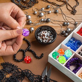 Vin Beauty 30 Pieces Dice Keychain Charms, Multi-colored Cube Square Dice Beads, 3D Acrylic Dice Pendant Charms Bulk for Bracelet Necklace Earrings Jewelry Keychain Crafts DIY Making Supplies