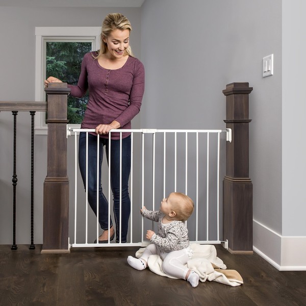 Regalo 2-in-1 Extra Wide Stairway and Hallway Walk ThroughBaby Safety