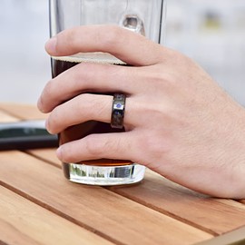 VAKKI 8mm Black Tungsten Ring Mens Wedding Ring Bands with Blue Cubic Zirconia and Carbon Fiber Beveled Edges Size Z+5