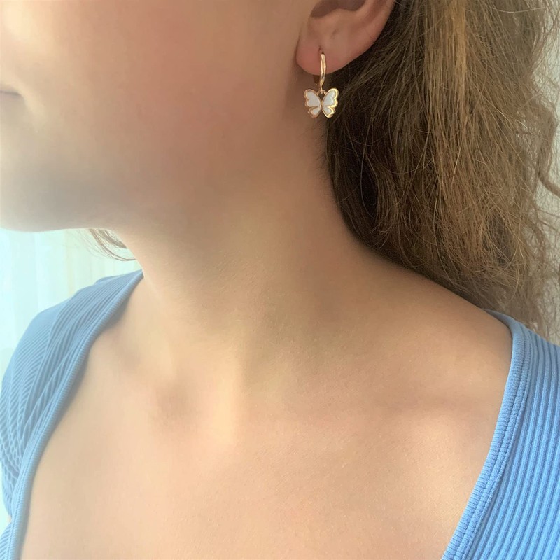 Vergoldete Ohrringe mit bunten Schmetterlingen -Ohrringe für Mädchen mit Schmetterlingsanhänger