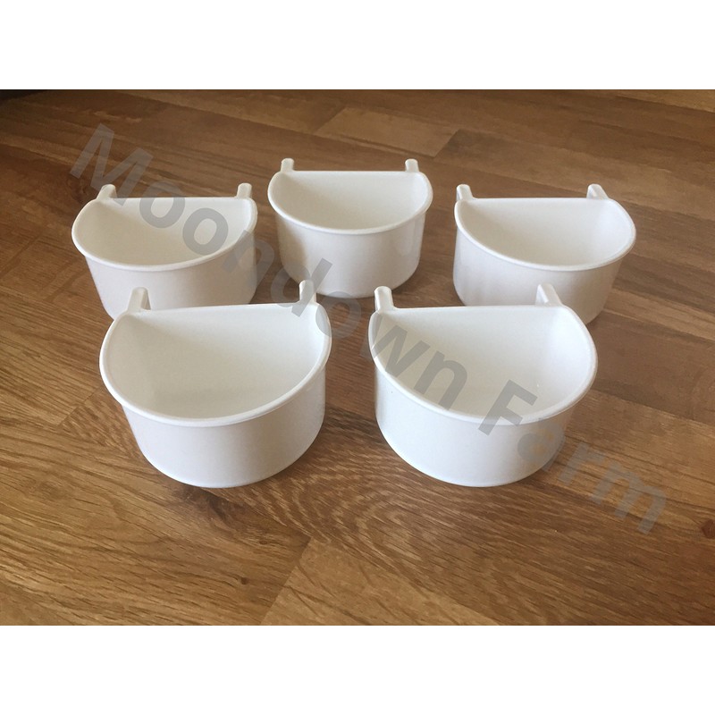 Moondown Farm 7.5cm White D Cup 5 Pack Animal Feeding