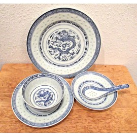 Tianshen 5-Claws Dragon Rice Grain/Eyes Pattern Blue & white (5) Piece Dinner Set NOS