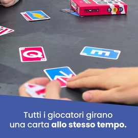 ATM Gaming Momo – Gioco da Tavolo Divertente – Gioco di Società per Famiglia e Amici – Facile da Imparare – Gioco di Carte da 8 Anni in su – da 2 a 8 Giocatori