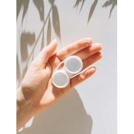 Estuche de Lente de Contacto Blanco – Almacenamiento Seguro y Versátil
