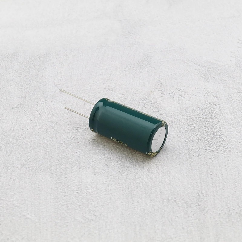 VGOL 4PCS 4700uF 50V Capacitors Aluminium Electrolytic Capacitor 18x35mm for