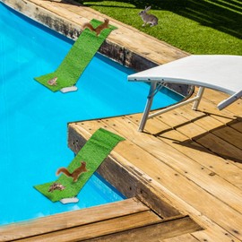 2 Pack Pool Ramp for Animals to Escape, Animal Critter Saving Escape Ramp for Pool with Artificial Turf, Saving All Small Animals Entering The Pool