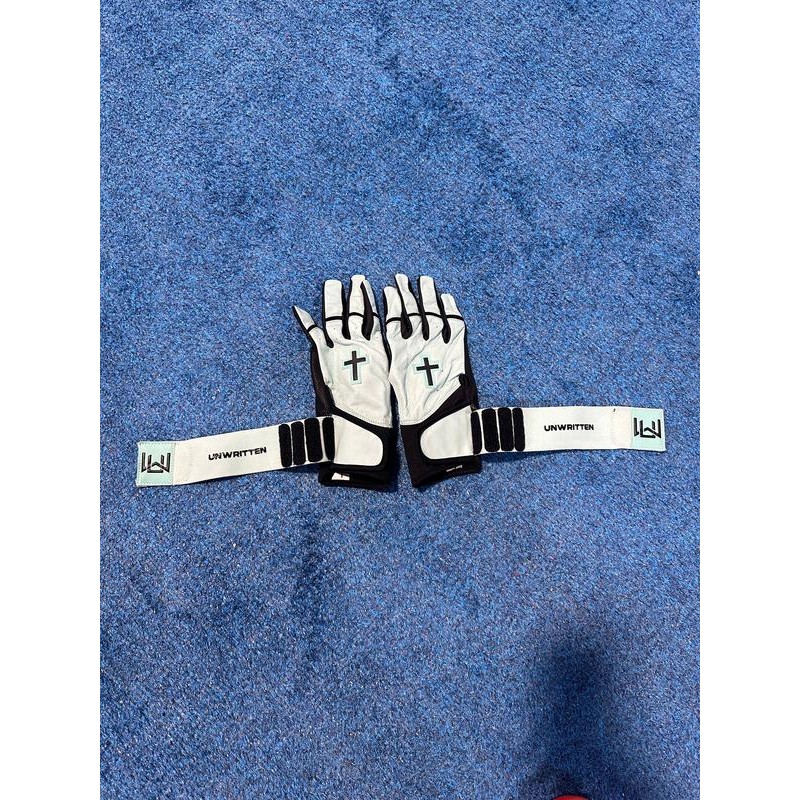 Unwritten Long Cuff Batting Gloves | Flashy Series - Color: