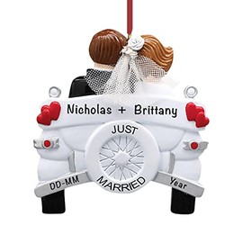 Just Married Christmas 2022 Ornaments - Just Married Wedding Car Ornament - Charming Polyresin Bride and Groom Ornament - Unique Just Married Car Decorations - Newlywed Christmas Ornament 2022