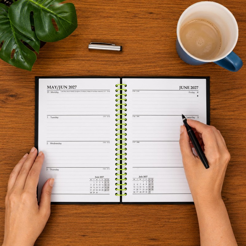 Evelay 2027 A5 Week to View Diary, Hardback Planner, Plastic
