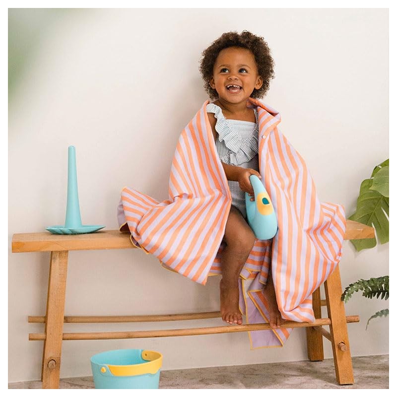 Quut Beach / Pool Towel for Kids with Game -