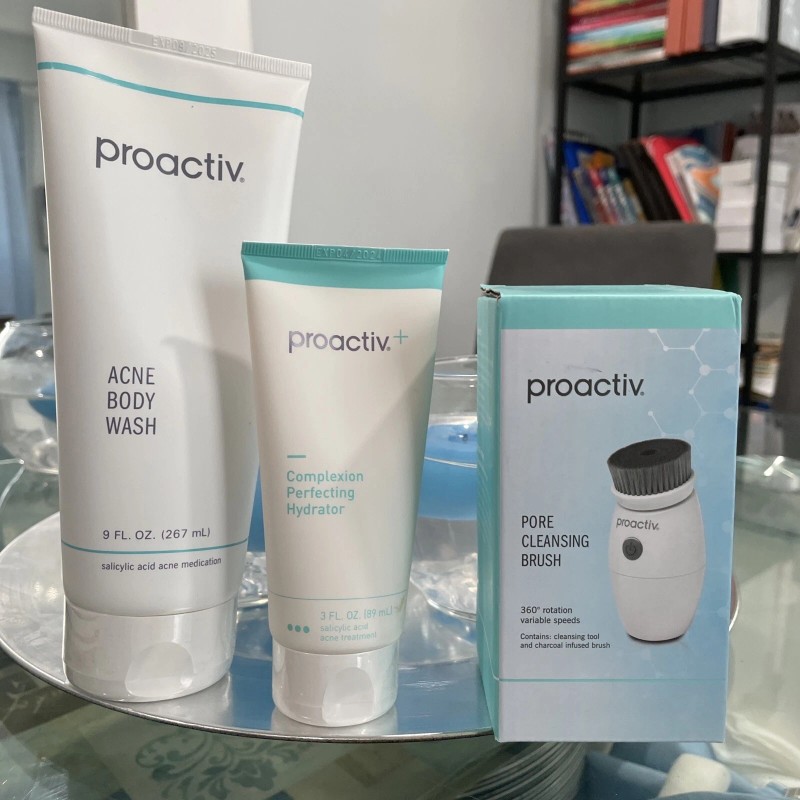 Kit PROACTIV Complexion Perfecting H + Pore Cleansing Brush+ Acne