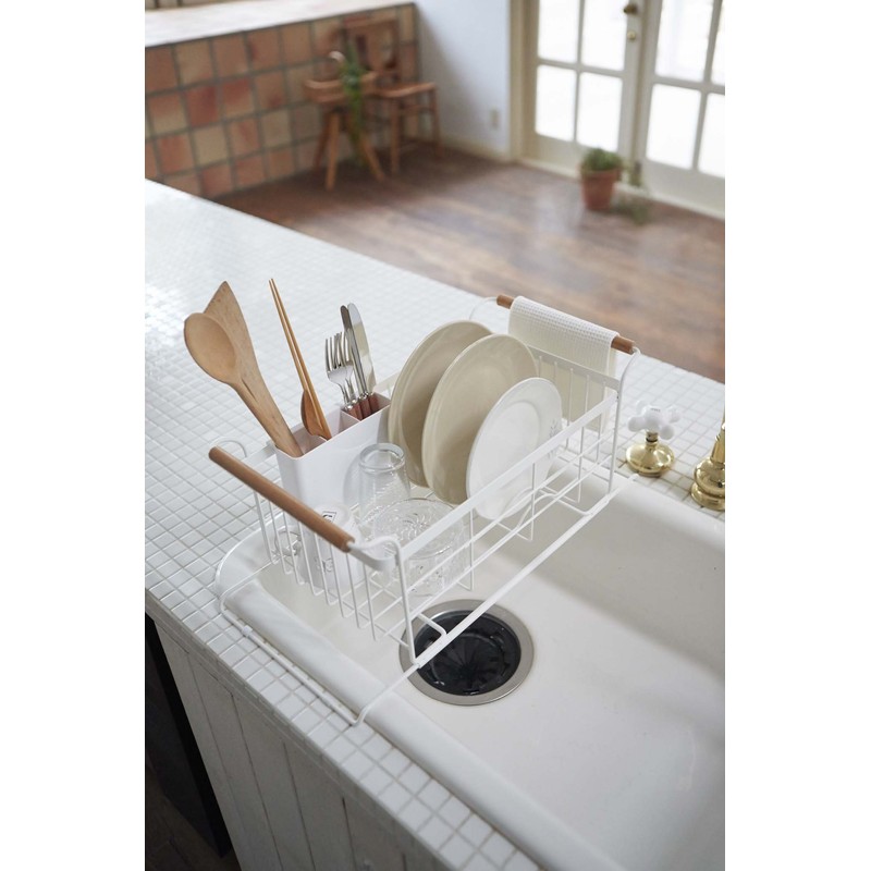YAMAZAKI home 3108 Sink Dish Drainer Rack-Expandable Kitchen Drying Organizer