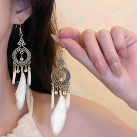 Xduargs Boho Tribal Feather Drop Earrings Feather Long Chandelier Gypsy Earrings Vintage Feather Tassel Dangle Earrings Indian Ethnic Earrings for Women(White)