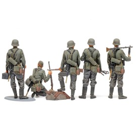 Tamiya 35371 1/35 Military Miniature Series No. 371 German Infantry Set Mid-War Period Plastic Model