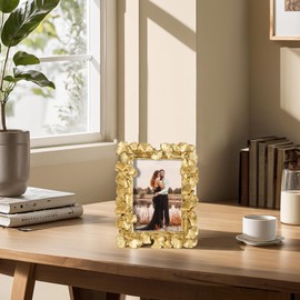 Scarlume 5x7 Vintage Picture Frames, Gold Photo Frame for Table Top Display and Wall Hanging Home Decor