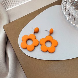 60s 70s Daisy Earrings for Women - Retro Disco Hippie Bohemian Orange Flower Dangle Drop Earrings - Jewelry Gifts for Women Party Accessories - Yellow