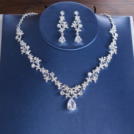 misakinoya Wedding Necklace Earrings Set, Flower Bridal Accessories, Bridal, Necklace, Earrings, Sparkling Zirconia, Crystal, Birthday, Christmas Gift, Metal
