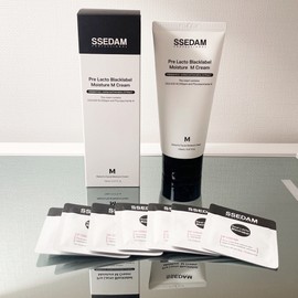 Sedam Cedam Free Lacto Black Label Moisture M Cream 150ml + Cedam Bulk Sample Cedam Black Label Moisture M Cream + 15 cream samples / 쎄담 프리 락토 블랙 라벨 모이스춰 M크림 150ml+쎄담대량샘플 쎄담 블랙라벨 모이스춰 M크림+크림샘플15장