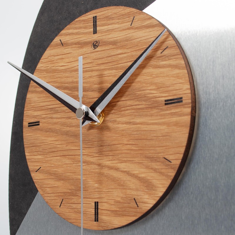 Kreative Feder Silver Dome Designer Wooden Desk Clock in Modern