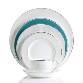 Monique Lhuillier for Royal Doulton Modern Love Blue Accent Plate, 9"