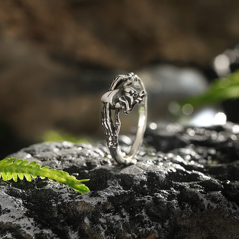 AVECON Claddagh Rings for Women, Gothic Skeleton Hands with Anatomical
