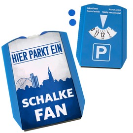 Hier parkt ein Schalke Fan Parkscheibe in Vereinsfarben mit zwei Einkaufswagenchips als Geschenk für Fußballfans die ihren Verein über alles lieben und überall verfolgen