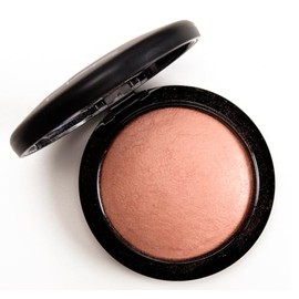 MAC Mineralize Skinfinish HIGHLIGHT THE TRUTH