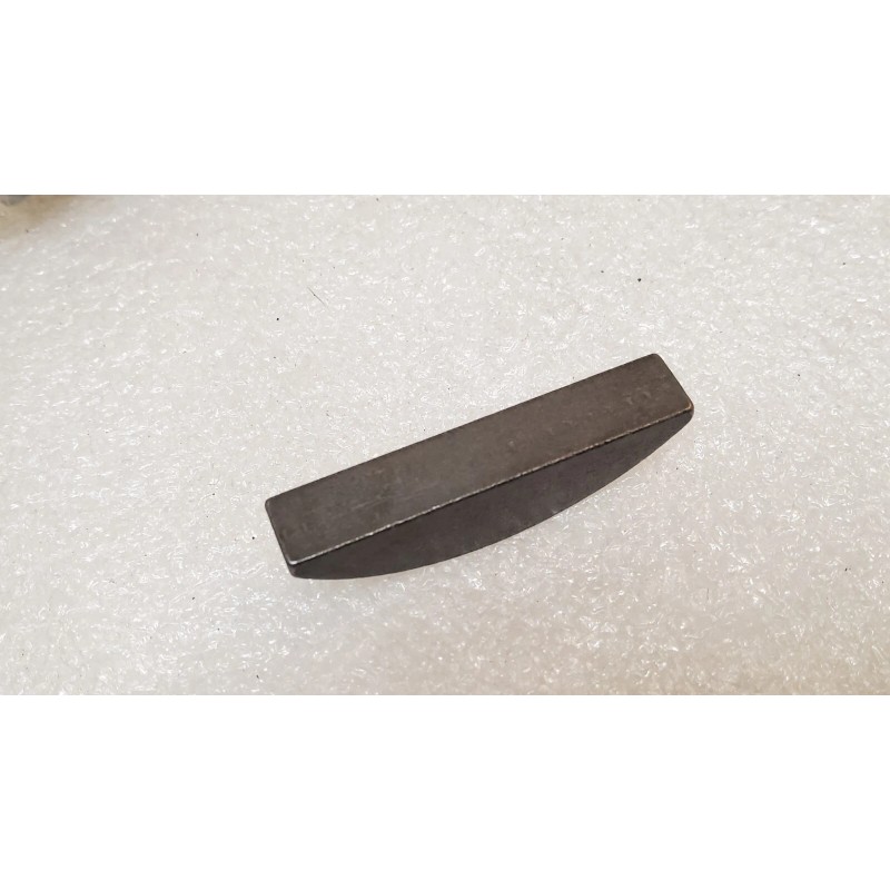 International harvester NOS International Harvester Woodruff Key 118001 5/16x1 ¾x½