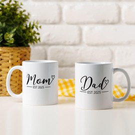 Cabtnca New Mom Dad Gifts, New Parents Gifts for Couples, Mom and Dad Gifts, Mom And Dad Mugs Est 2025, Pregnancy Announcement Gifts for Expecting Parents, First Time Mom Dad Gifts, 11 Oz