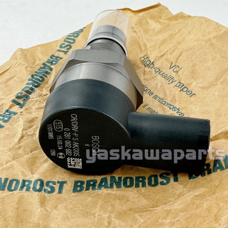 Bosch Fuel Pressure Regulator for 04-06 Dodge Sprinter 2500 Benz-E320