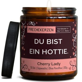 Lustige Duftkerze mit Spruch für Partner | Handgemacht aus Sojawachs | In Geschenkbox | Nachhaltiges Valentinsgeschenk | Ehe Mann, Freund, Frau, Freundin, Verlobte, Jahrestag |Kirsche