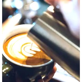 Metallurgica Motta Professional Europa Stainless Steel Milk Frothing Pitcher, 17 oz, with Graduated Measurements for Making Cappuccino or Latte