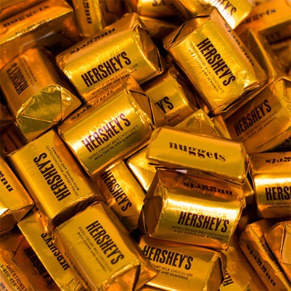 Hershey's Gold Nuggets Extra Creamy Milk Chocolate Covered Toffee & Almonds Candy, Bulk Pack Of 2 Pounds