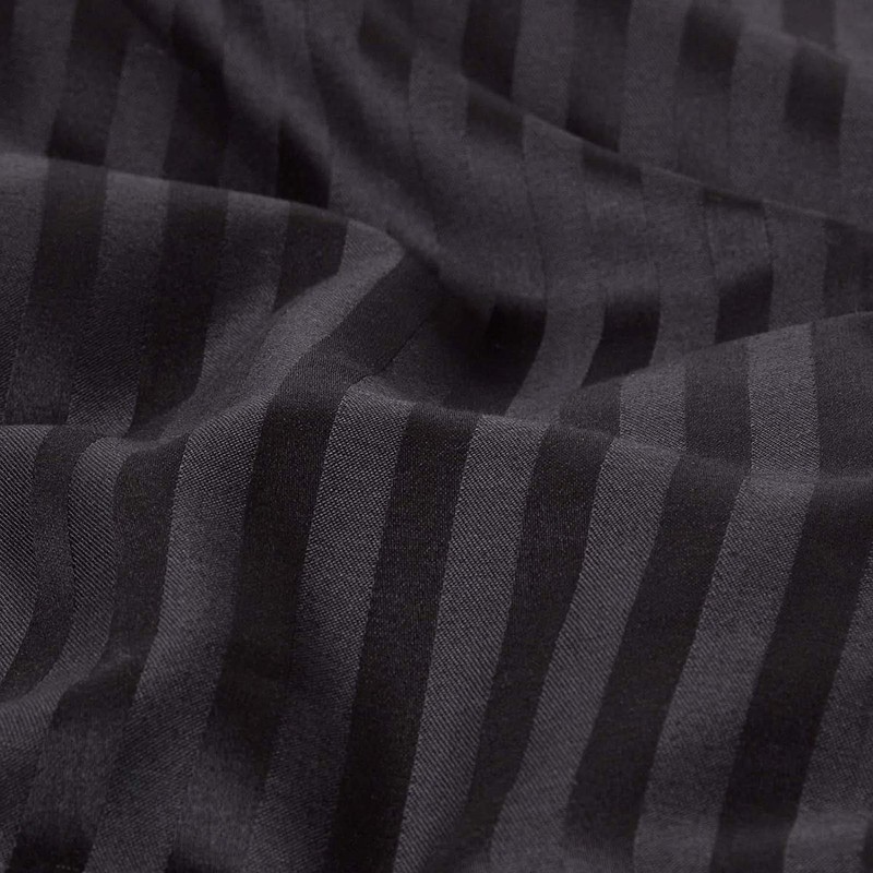 HOMESCAPES Black Pure Egyptian Cotton King Size Oxford Pillowcase 330