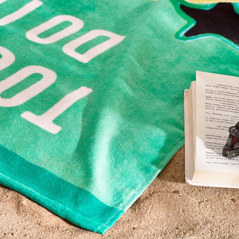 Catherine Lansfield Toucan Do It 76x160cm Cotton Beach Towel Green